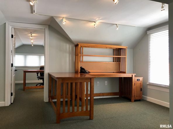435 W Jackson St, Macomb, IL 61455